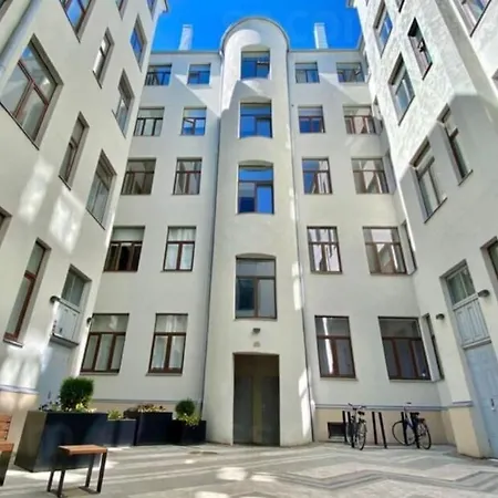 Modern In The Center Of Riga! Апартаменти Рига